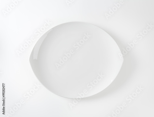Pointed oval coupe plate