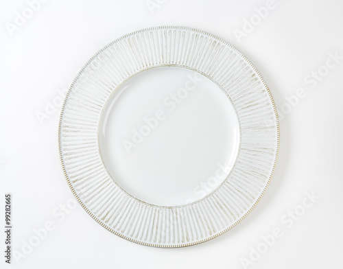 Ribbed charger plate