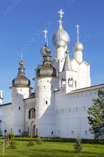 Holy Gates, the Resurrection Church and wall of the Kremlin of the Rostov Veliky, Russia