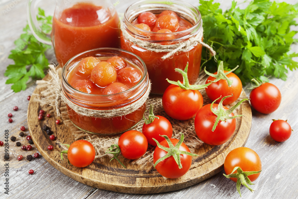 Canned tomatoes in tomato juice Canned tomatoes in tomato juice