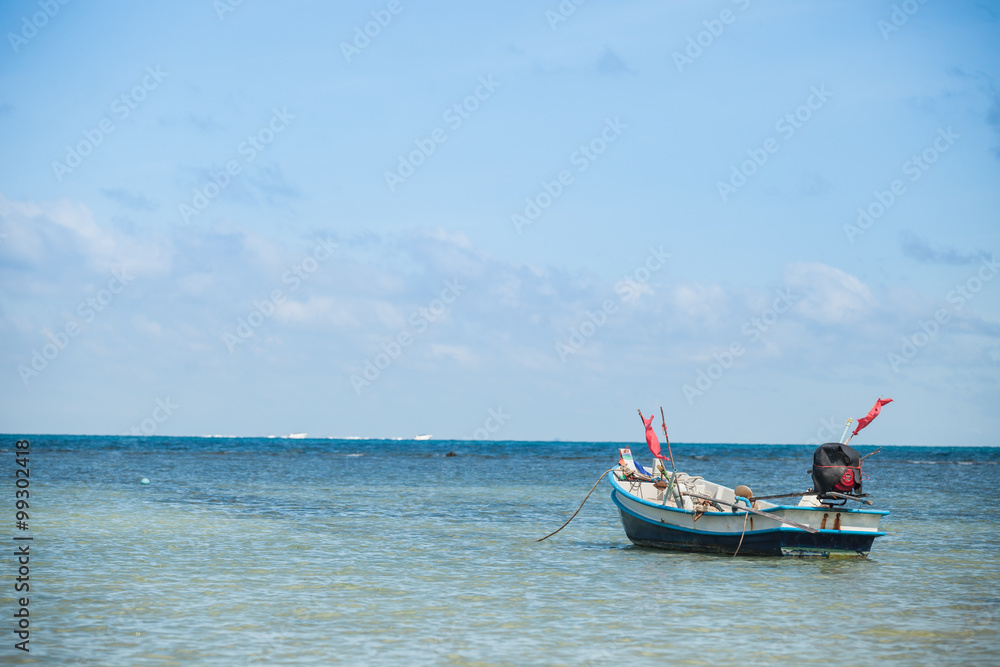 Fisherman boat with blue sky in koh phangan, Surat Thani, Thaila Fisherman boat with blue sky in koh phangan, Surat Thani, Thaila