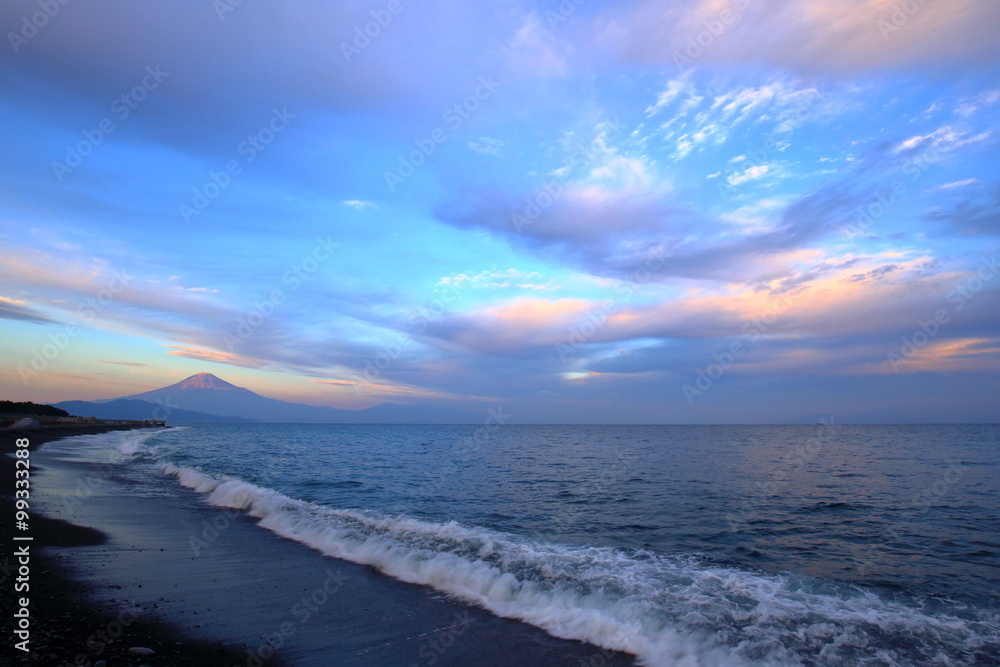 Obraz premium 富士山の夕景（三保の松原より）
