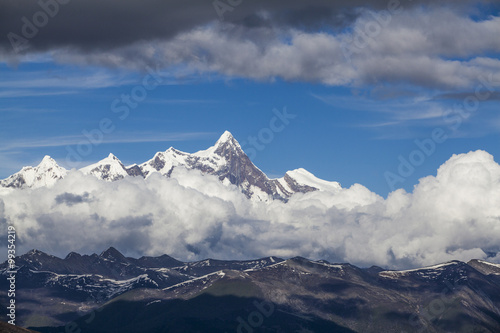 Snow mountains in Tibet, China © Blue Jean Images