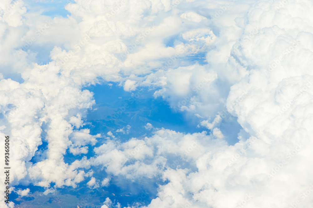 Naklejka premium clouds in the blue sky
