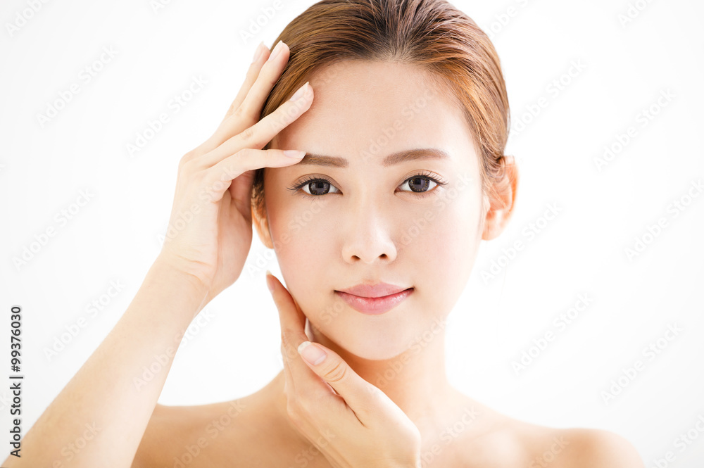 closeup beautiful young smiling  woman  face
