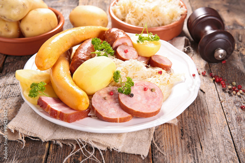Fototapeta Naklejka Na Ścianę i Meble -  sauerkraut with sausage