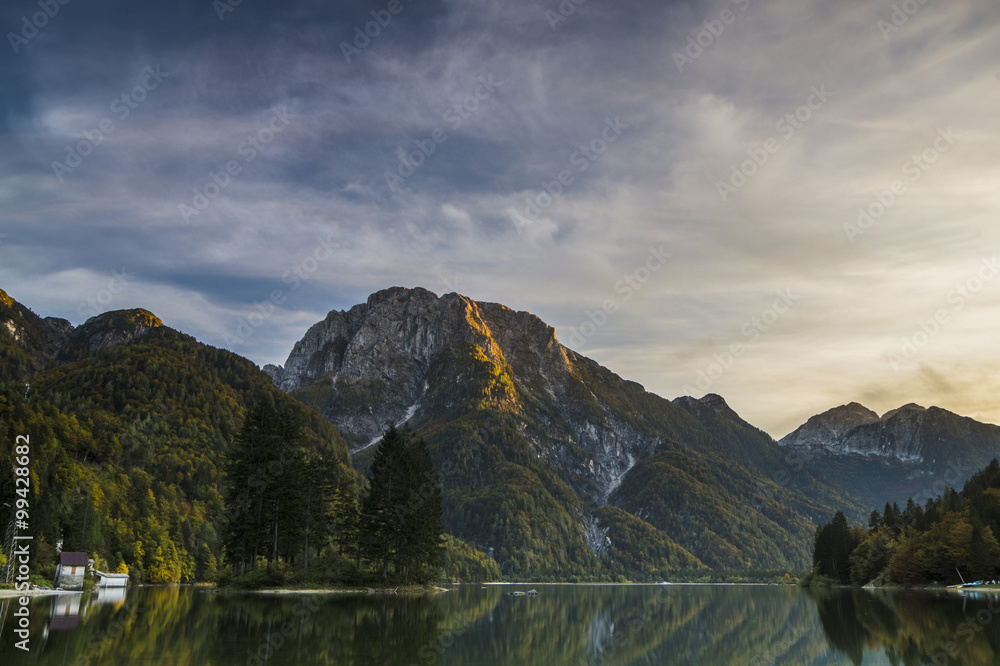 jezioro górskie w Alpach Julijskich,Lago del Predil