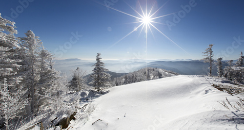 Sun shining on snow, China © Blue Jean Images
