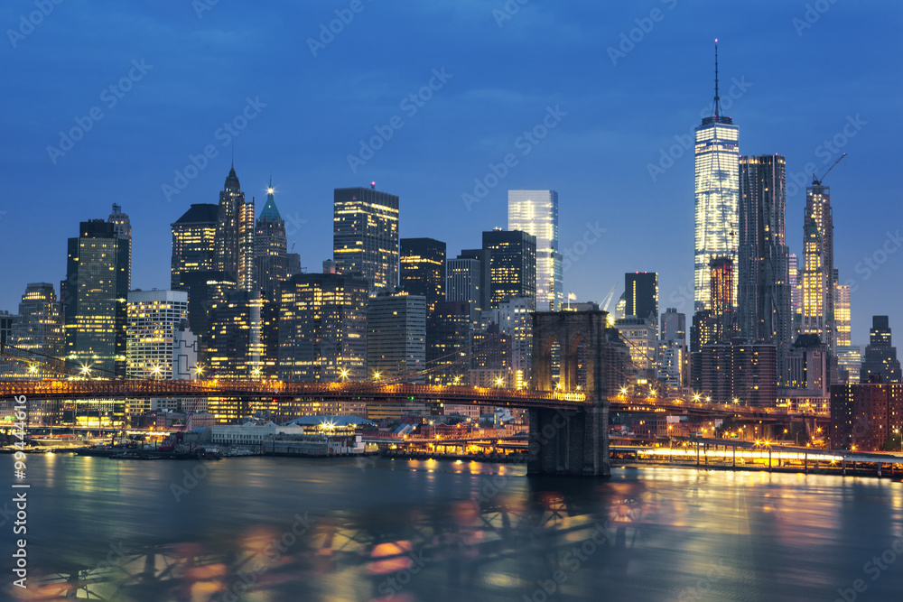 Obraz premium New York City Manhattan midtown at dusk
