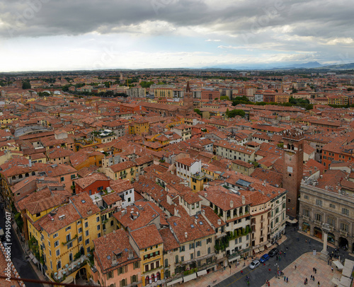 Widok na Weronę z wieży Torre dei Lamberti - Włochy