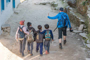 Handdoek met foto Nepal Nieuwsgierige yak in Himalaya weide  © raetsel-buch.com
