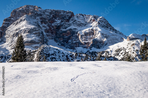 Montagne del parco naturale delle Dolomiti di Fanes-Sennes-Braies. in inverno