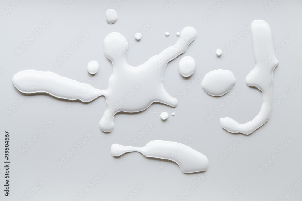 Obraz premium milk splash drops