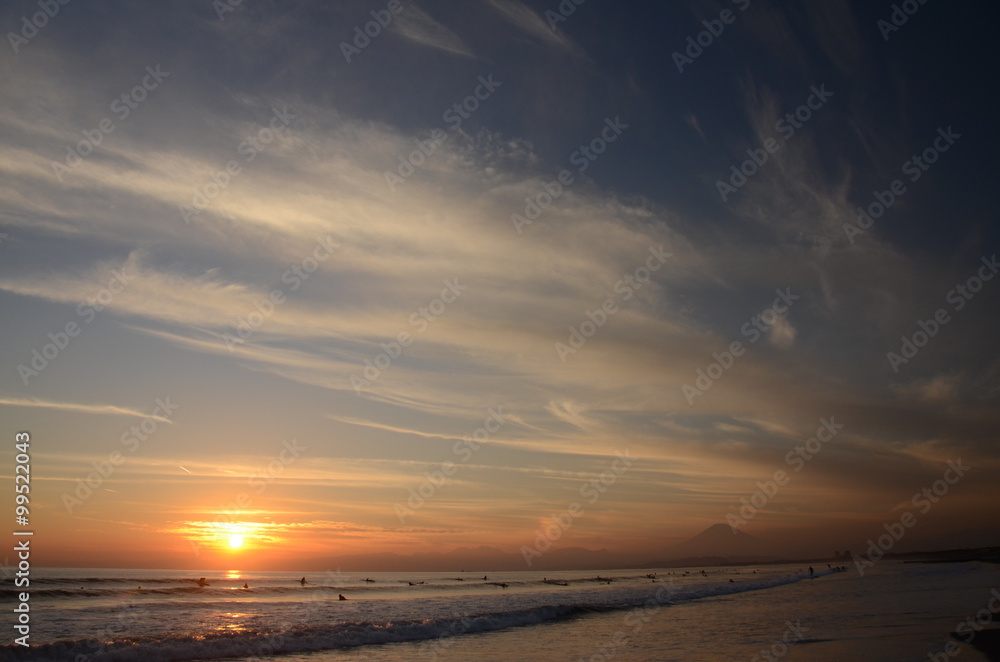 Fototapeta premium 夕日 鵠沼海岸