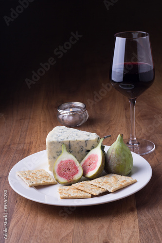 Figs, cheese and red wine