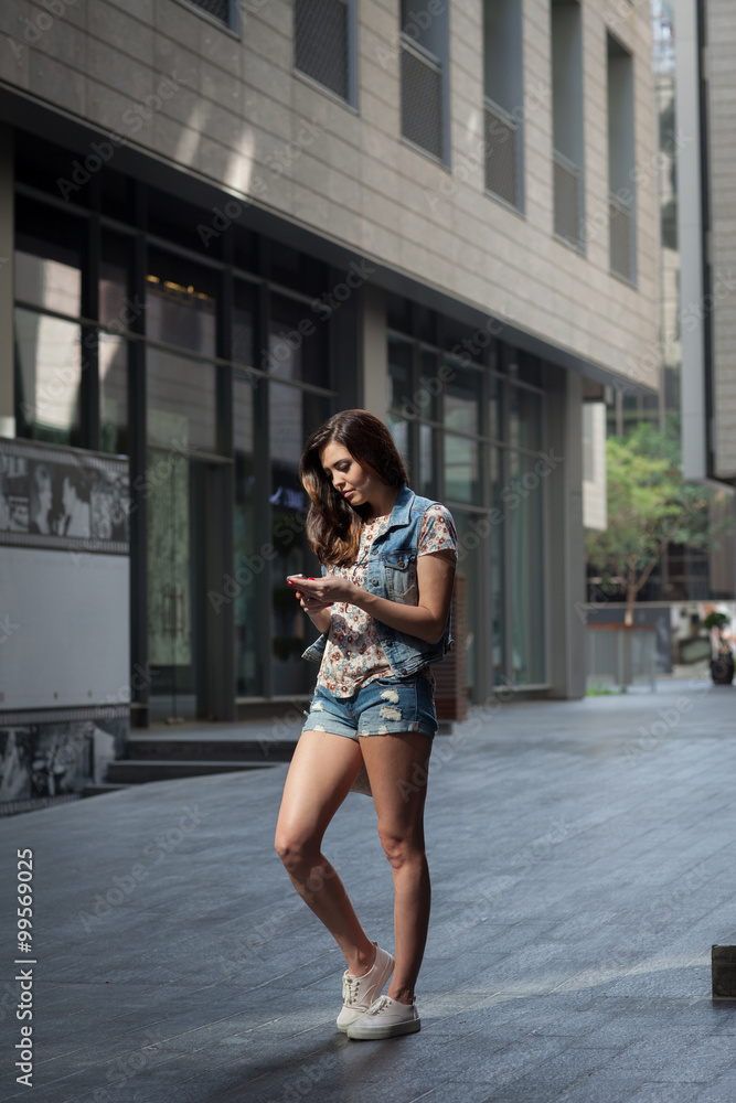 Obraz premium Girl in the street