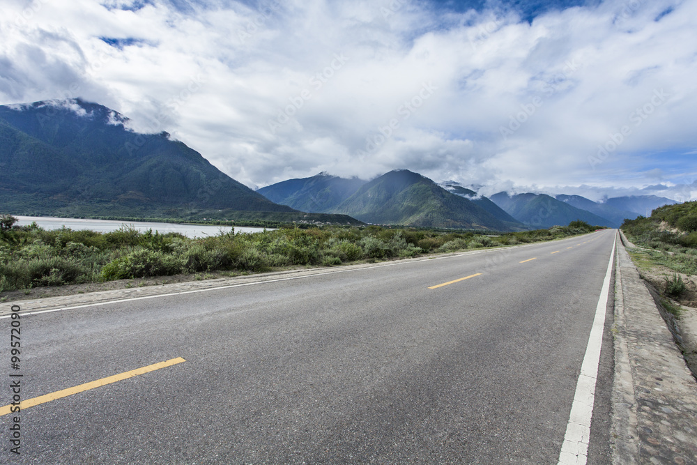 Road in Tibet, China Road in Tibet, China