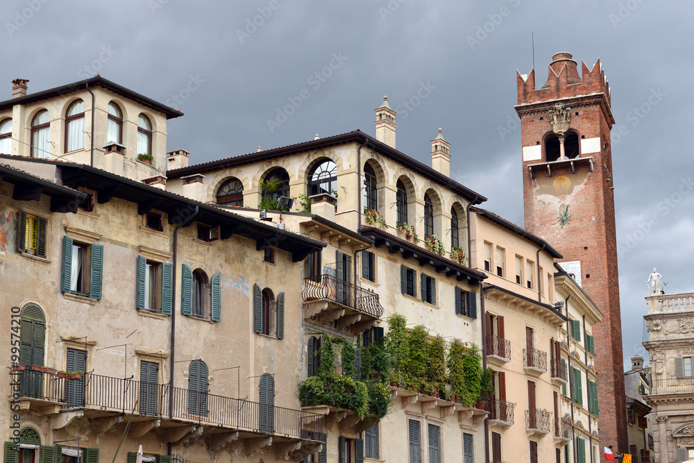 Fototapeta premium Zabudowa i zabytki w Weronie - Włochy