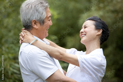 Senior couple hugging each other © Blue Jean Images