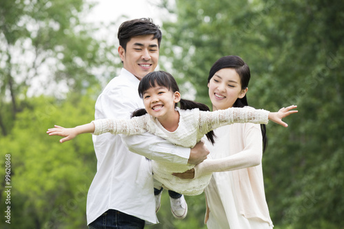 Happy young family with one child © Blue Jean Images