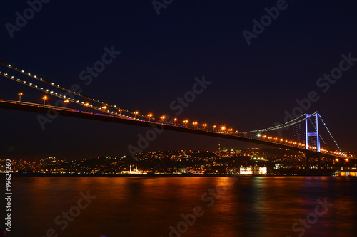 Bosphorus Bridge / ISTANBUL © ilkerkursun