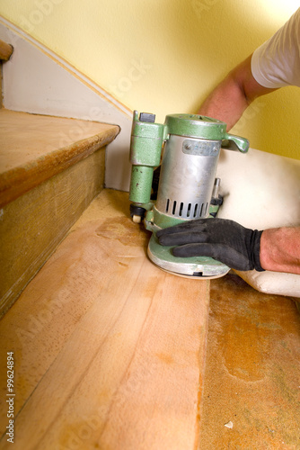 Foto Holzreppe abschleifen