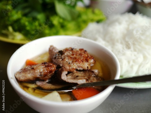 ベトナムの麺料理　ブンチャー