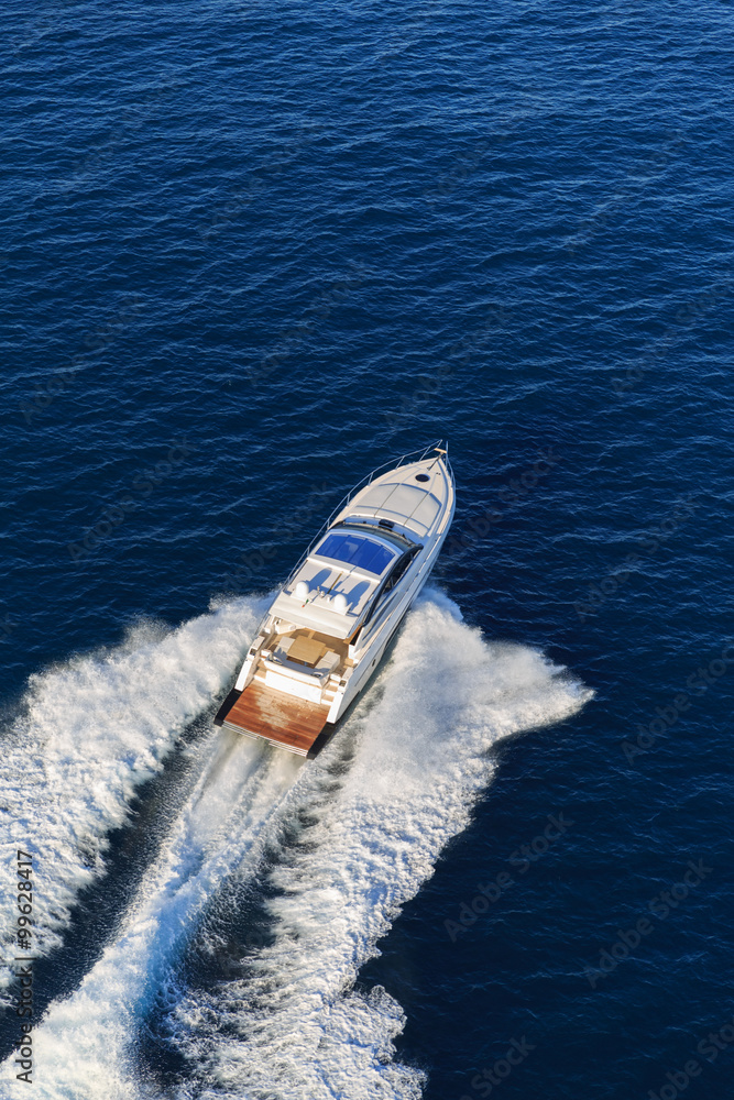 Obraz premium luxury motoryacht in navigation