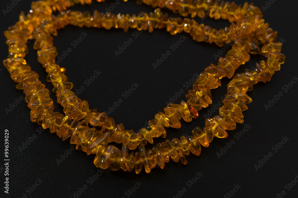 Obraz premium Amber necklace of small stones