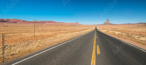 Road to Monument valley, Arizona