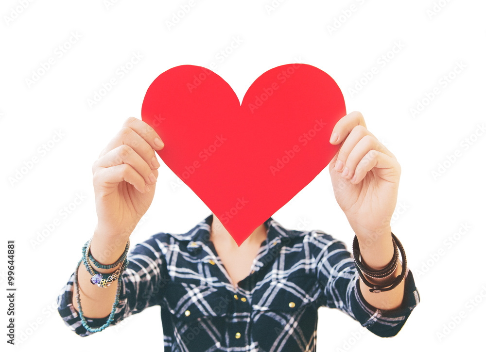 Cuore rosso cartoncino in mano ragazza Cuore rosso cartoncino in mano ragazza