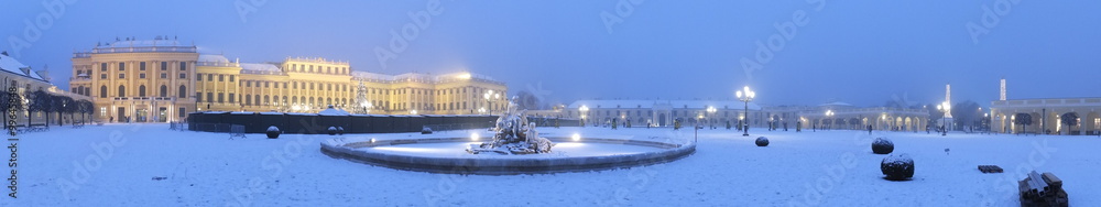 Schönbrunn sotto la neve