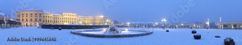 Schönbrunn sotto la neve