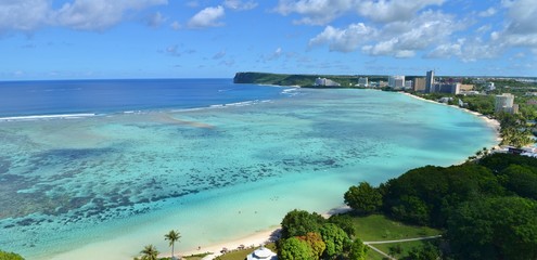 Papier peint photo Océanie Baie de Tumon sur l'île de Guam  © michaelfitz