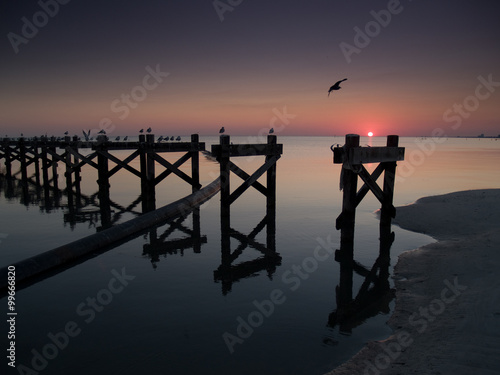 Εκτύπωση καμβά Broken Pier after Hurricane Katrina