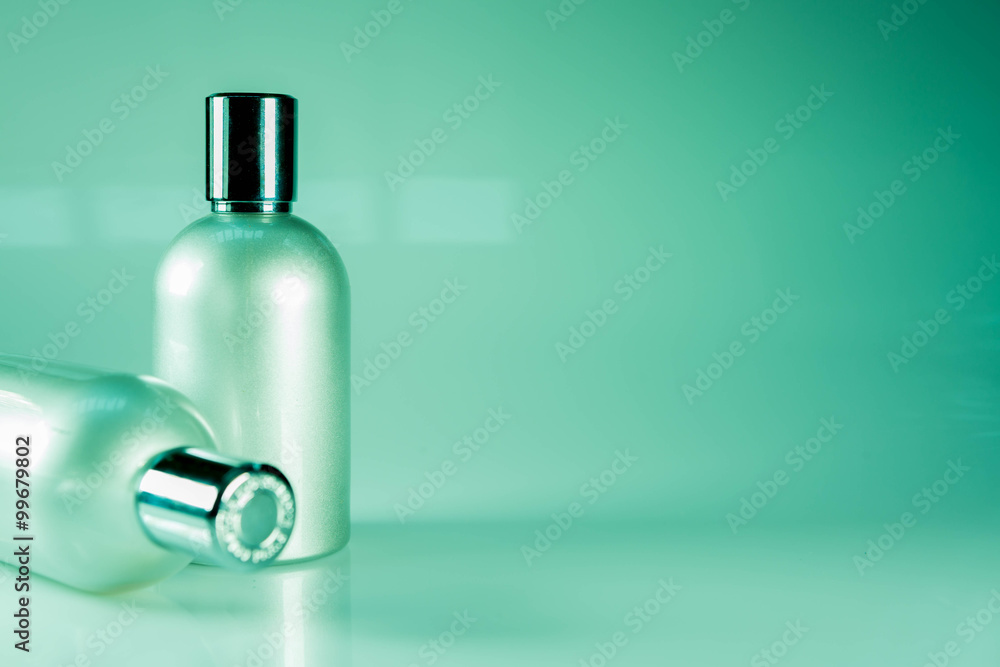 Green Tone and Side View : Two aluminium bottles Green Tone and Side View : Two aluminium bottles