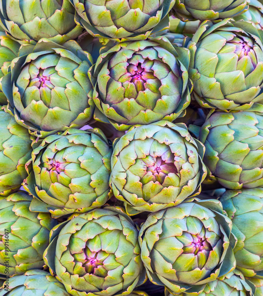 Fototapeta premium fresh artichokes