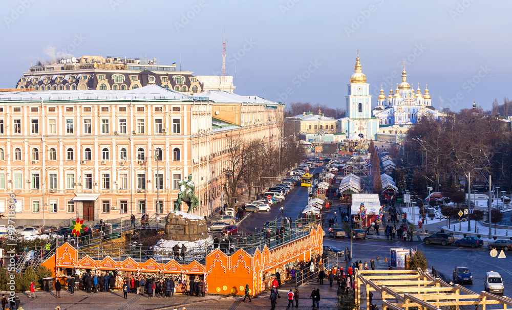 Obraz premium St. Michael's Golden-Domed Monastery - famous church in Kyiv, Ukraine