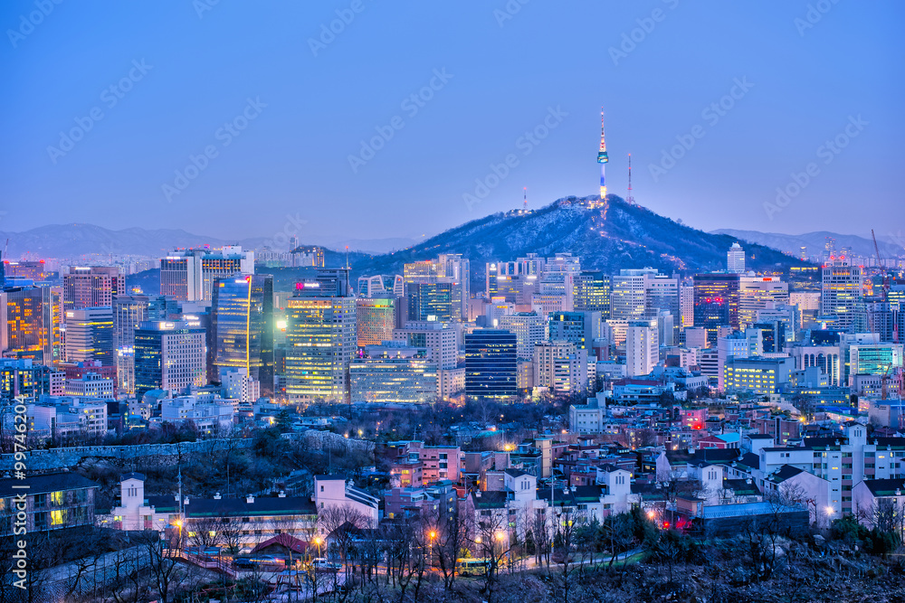 Obraz premium Pejzaż Seul o zmierzchu w Korei Południowej