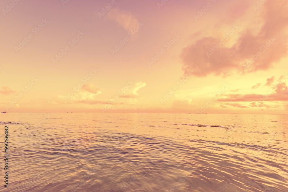 Obraz premium waves on the sea