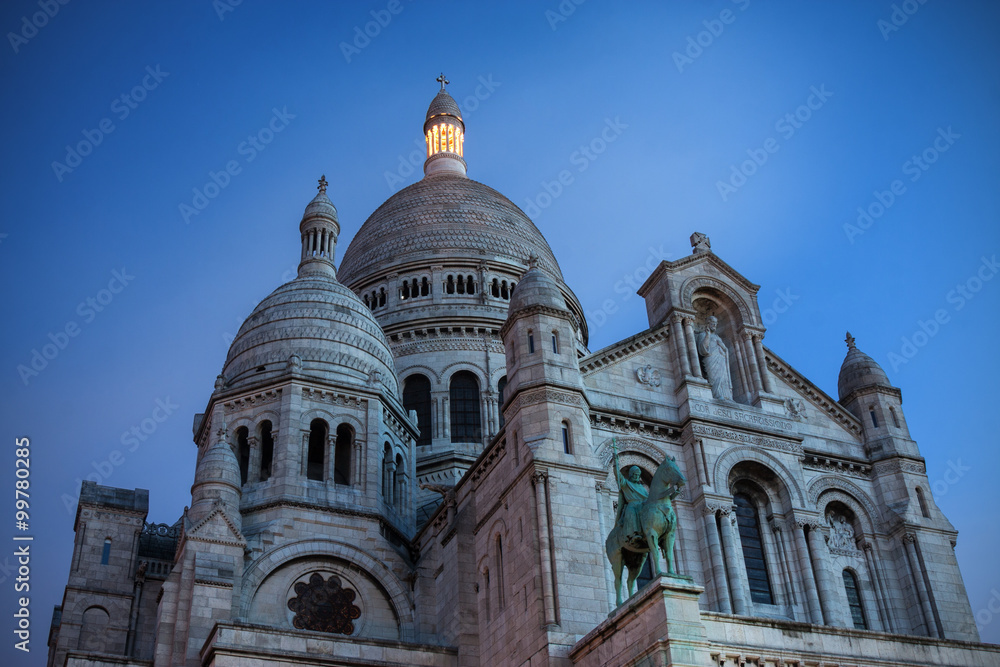 France: Basilica of the Sacred Heart of Paris (Sacré-Cœur) at dusk