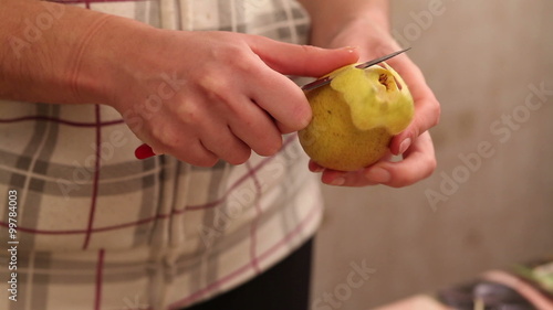 Cleaning of pears peel knife
