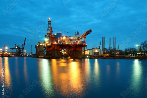 Two drilling platforms and Living standing in the Gdansk Shiprepair Yard podczs repair class