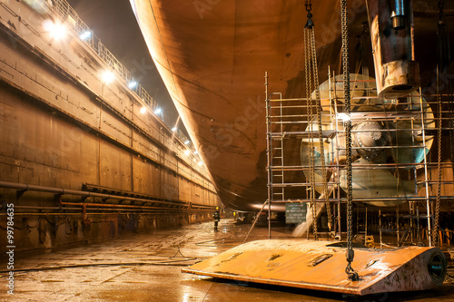 Repair the helm of the ship of passenger during the renovation of class in the Gdansk Shipyard Reamontowej