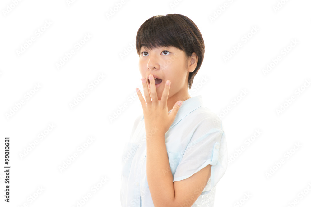 驚いた表情の女の子 驚いた表情の女の子