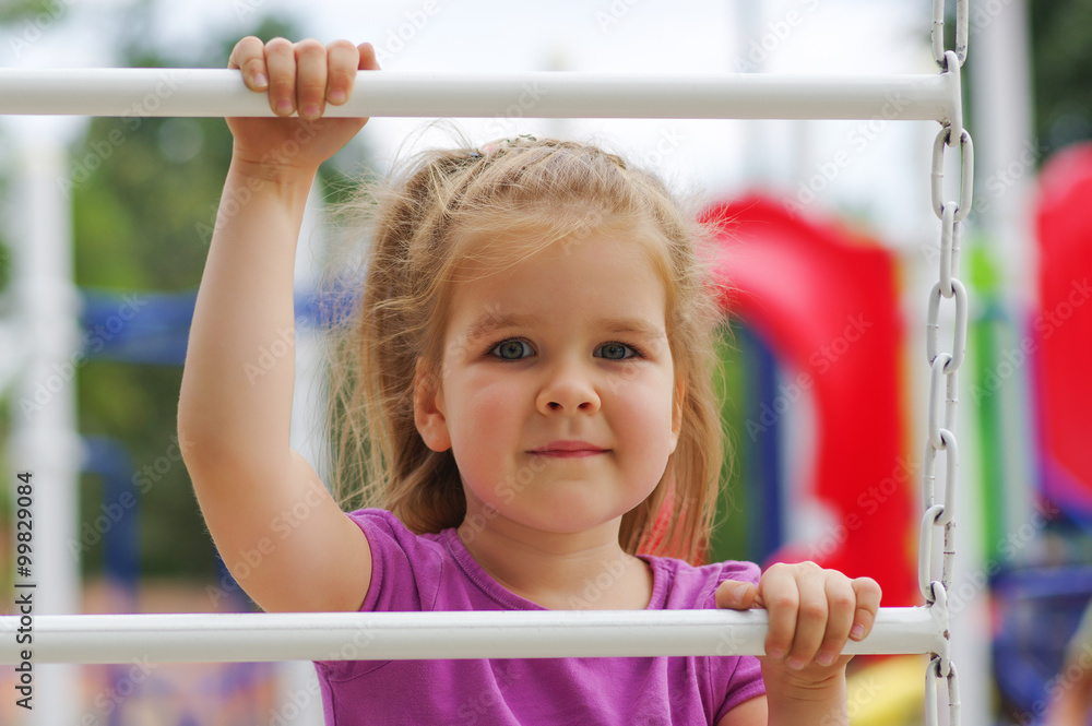 Fototapeta premium Portrait a little girl