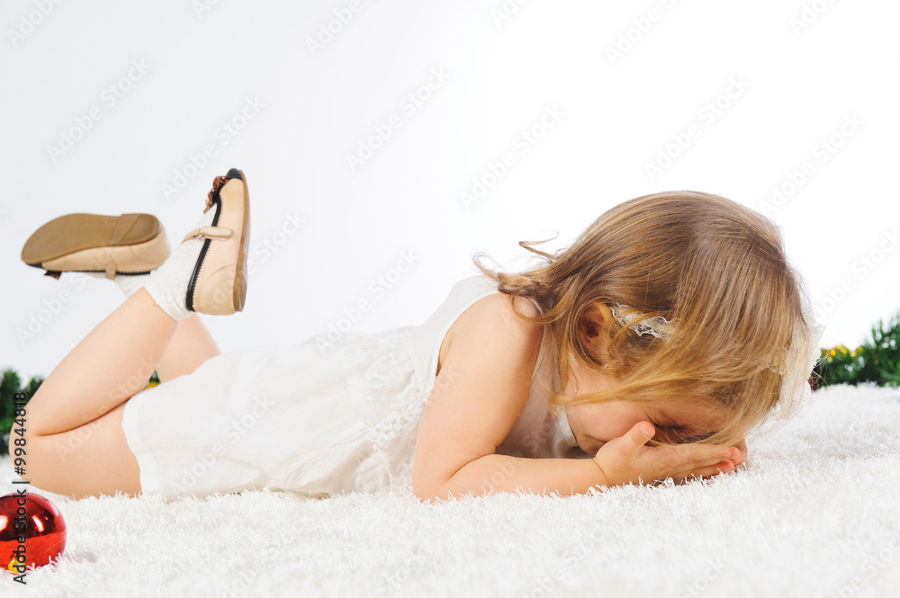 Obraz premium Girl Hiding Face