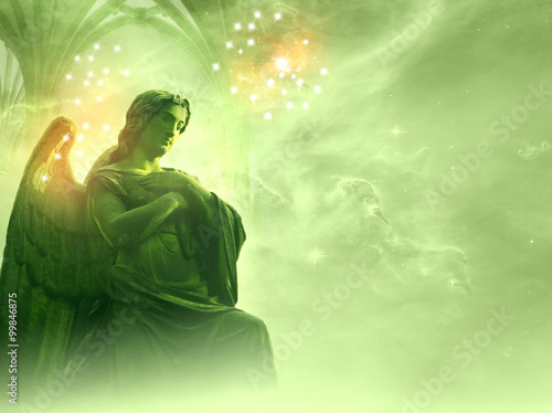 Fotografia archangel Rafael over a green background with stars and gate