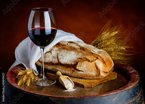 Red wine with bread