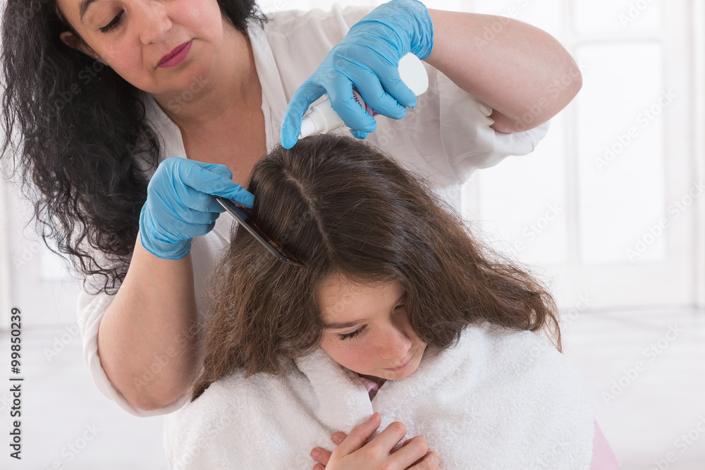 Naklejka premium traitement anti-poux